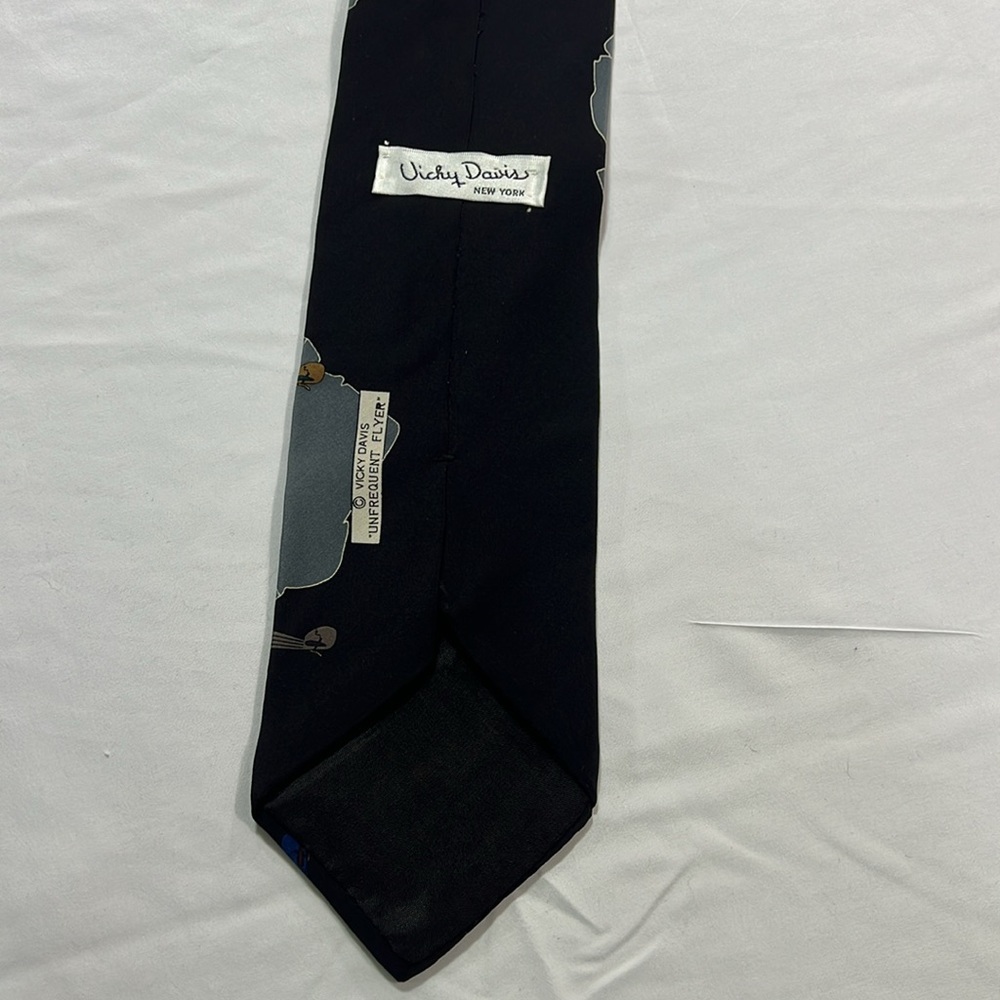 Vicky Davis 100% silk tie - Picture 2 of 6